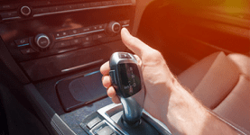 Boite automatique dans une voiture